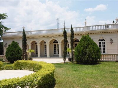 MAJESTUOSA CASA ESTILO FRANCES
